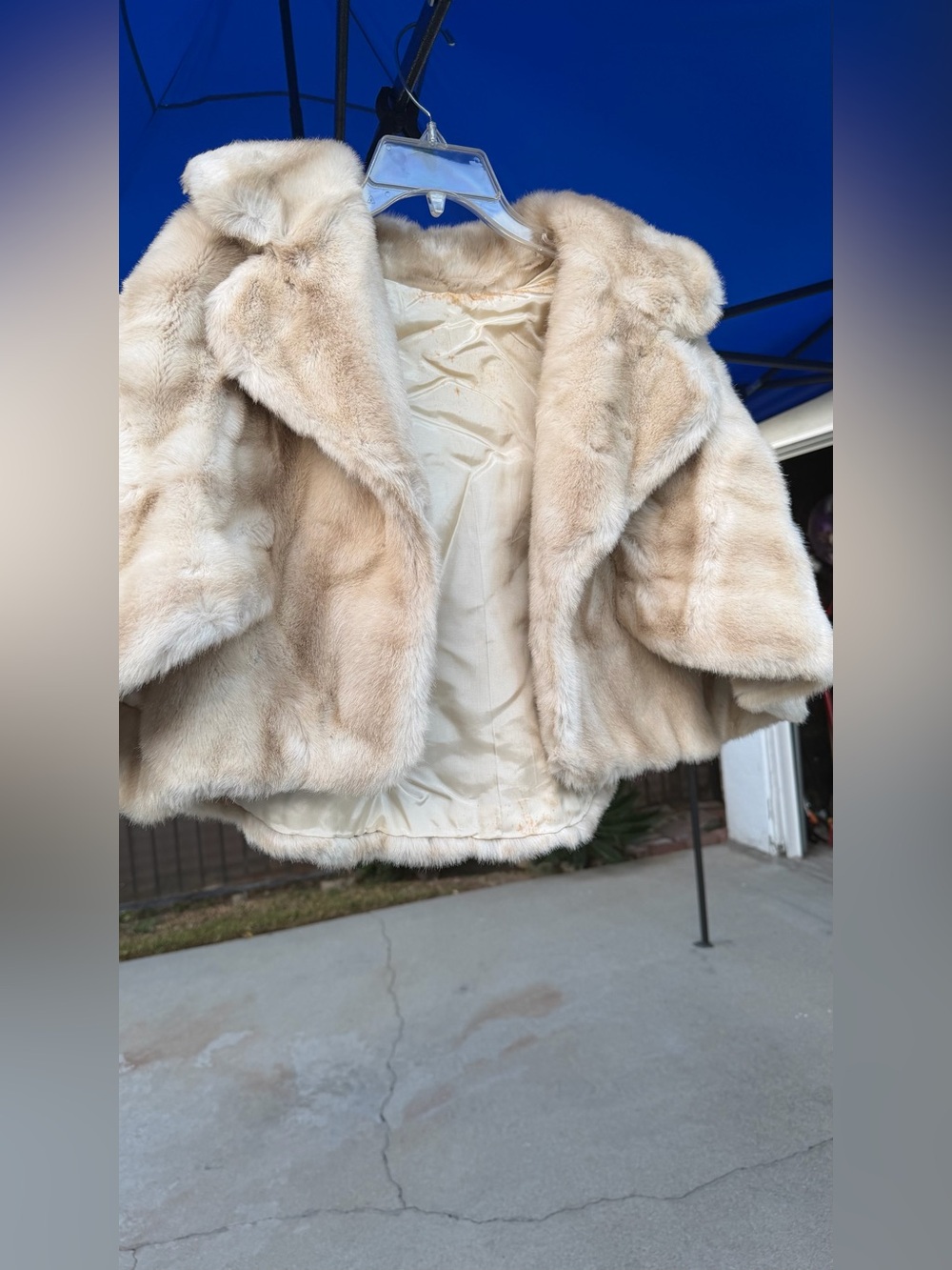 70s / 80s Women's Short Faux Fur Jacket in beige / tan